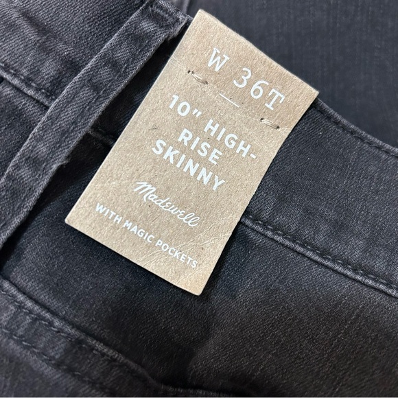 Madewell 10" High-Rise Skinny Jeans in Berkeley Black: Button-Through Edition - Picture 11 of 12